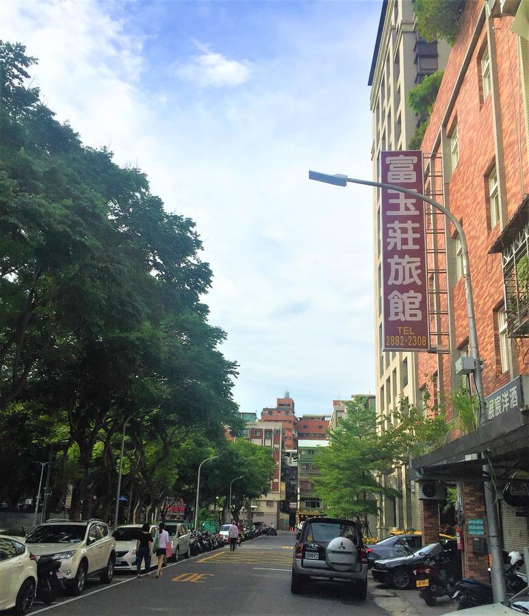 Rich Zone Hotel